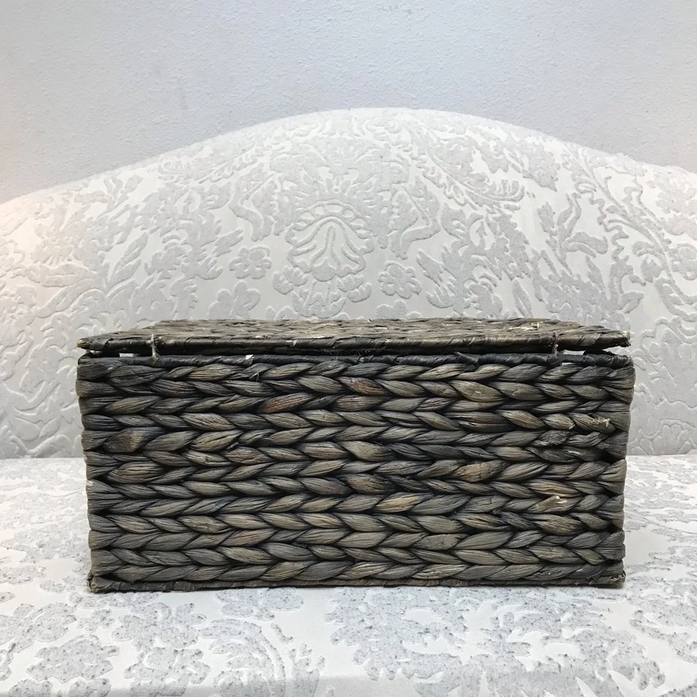 Natural Rustic Wicker Woven Hyacinth Storage Basket Box with Lid - LARGE
